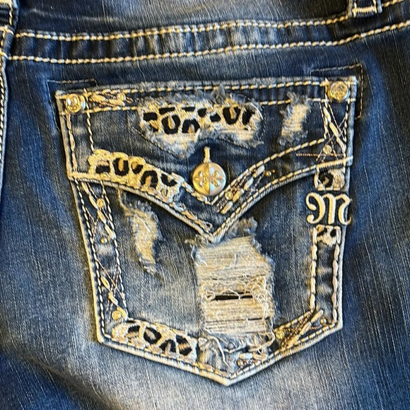 Miss Me Curvy Boot Cut Buckle Exclusive Bling Leopard Jeans - Picture 4 of 7